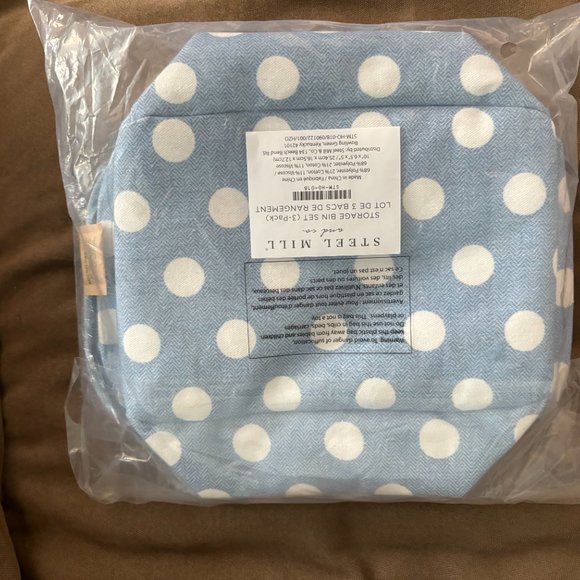 Storage bins - Picture 2 of 2